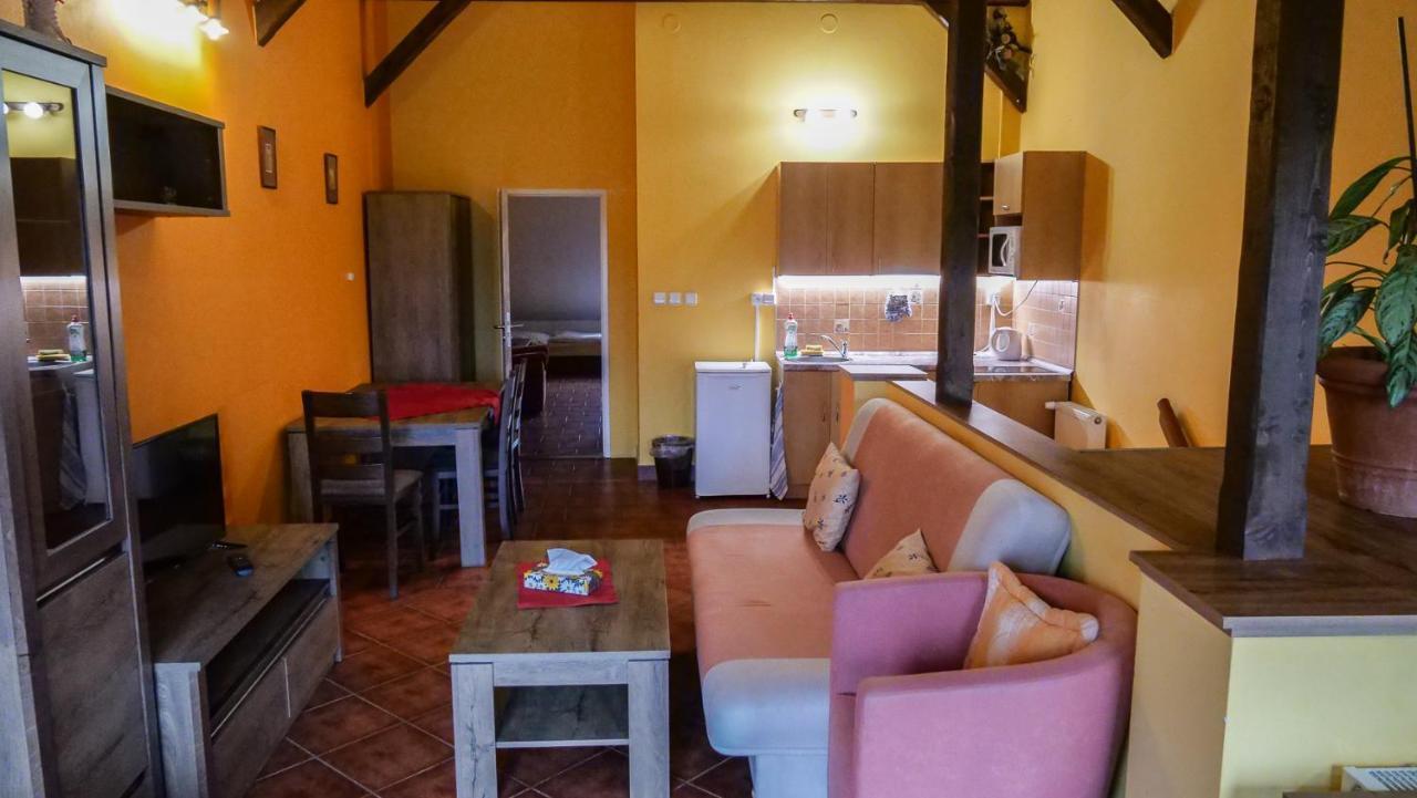 Penzion Na Hradbach Louny Dış mekan fotoğraf