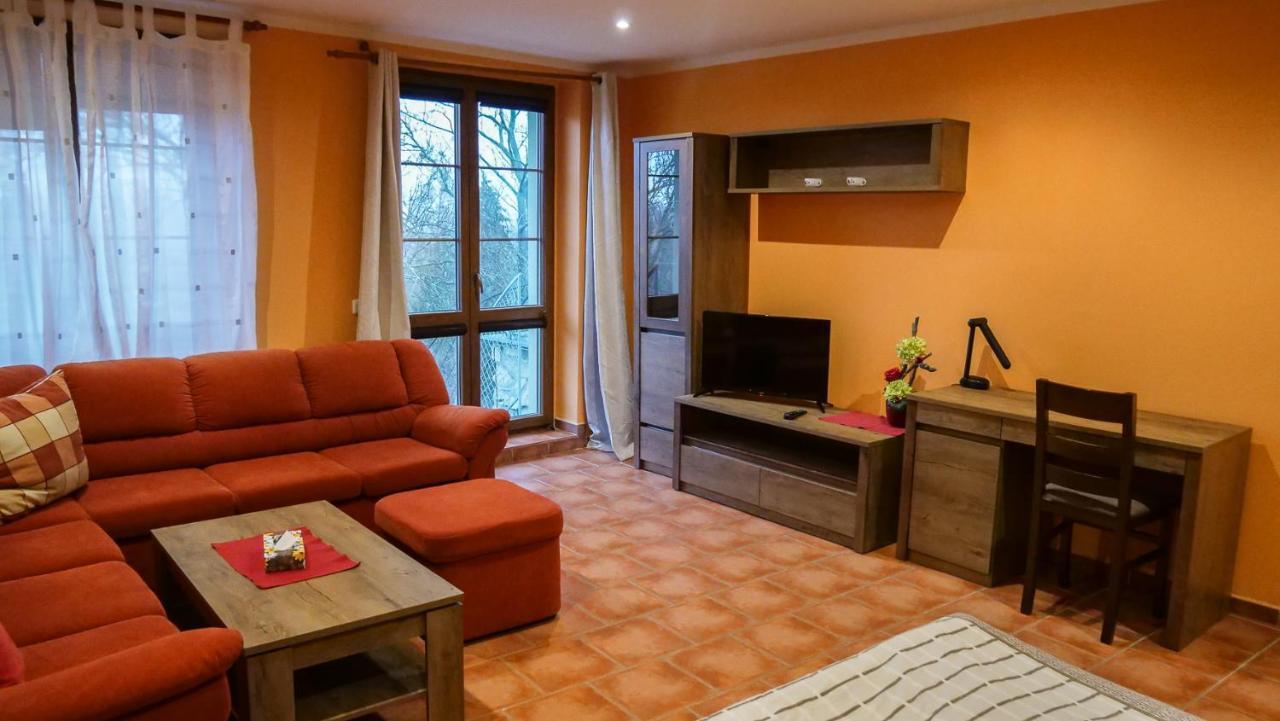 Penzion Na Hradbach Louny Dış mekan fotoğraf