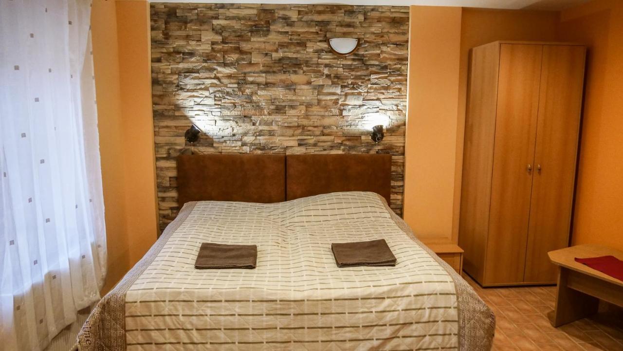 Penzion Na Hradbach Louny Dış mekan fotoğraf