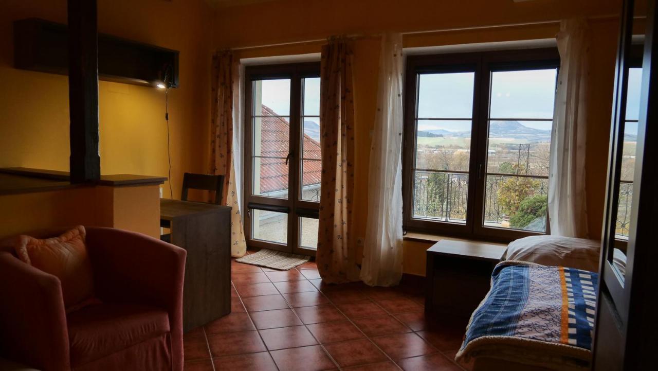 Penzion Na Hradbach Louny Dış mekan fotoğraf